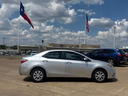 Used 2016 Toyota Corolla L FWD image 30