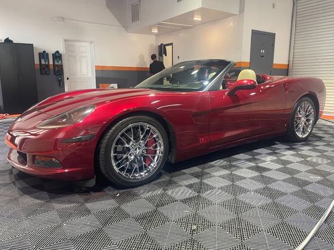 Used 2007 Chevrolet Corvette Convertible w/ Preferred Equipment Group image 3