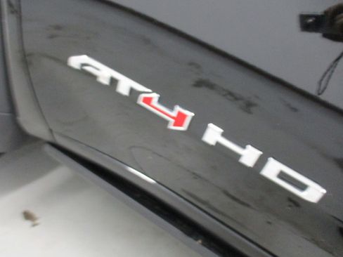 Used 2024 GMC Sierra 2500 AT4 w/ AT4 Premium Plus Package image 9