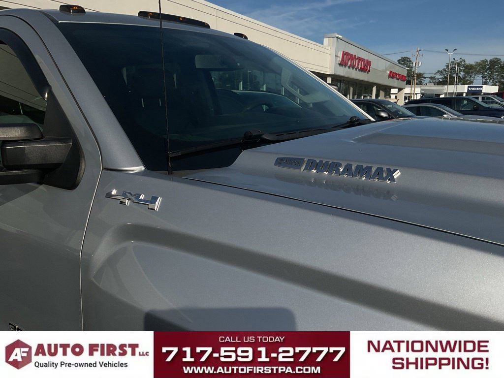 Used 2017 GMC Sierra 3500 4x4 Crew Cab image 3