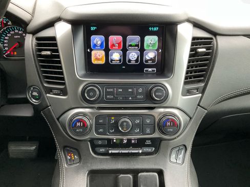 Used 2018 Chevrolet Suburban LT image 11