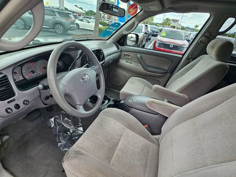 Used 2004 Toyota Sequoia SR5 AWD/4WD image 16