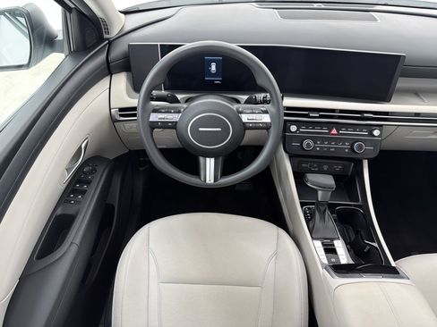 Used 2025 Hyundai Tucson SE FWD image 27