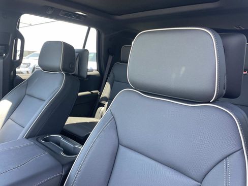 New 2026 GMC Yukon Elevation w/ Elevation Premium Package AWD/4WD image 19