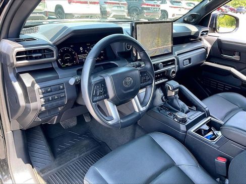 Used 2025 Toyota 4Runner Limited AWD/4WD image 8