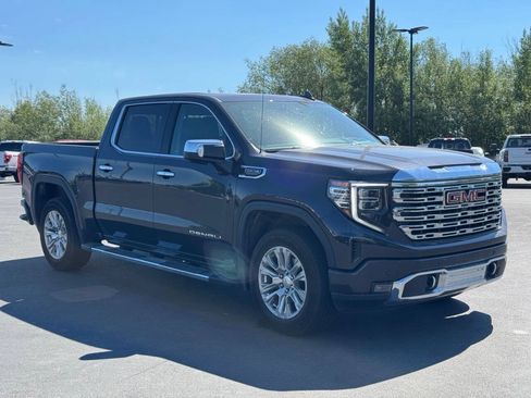 Used 2023 GMC Sierra 1500 Denali w/ Technology Package AWD/4WD image 9
