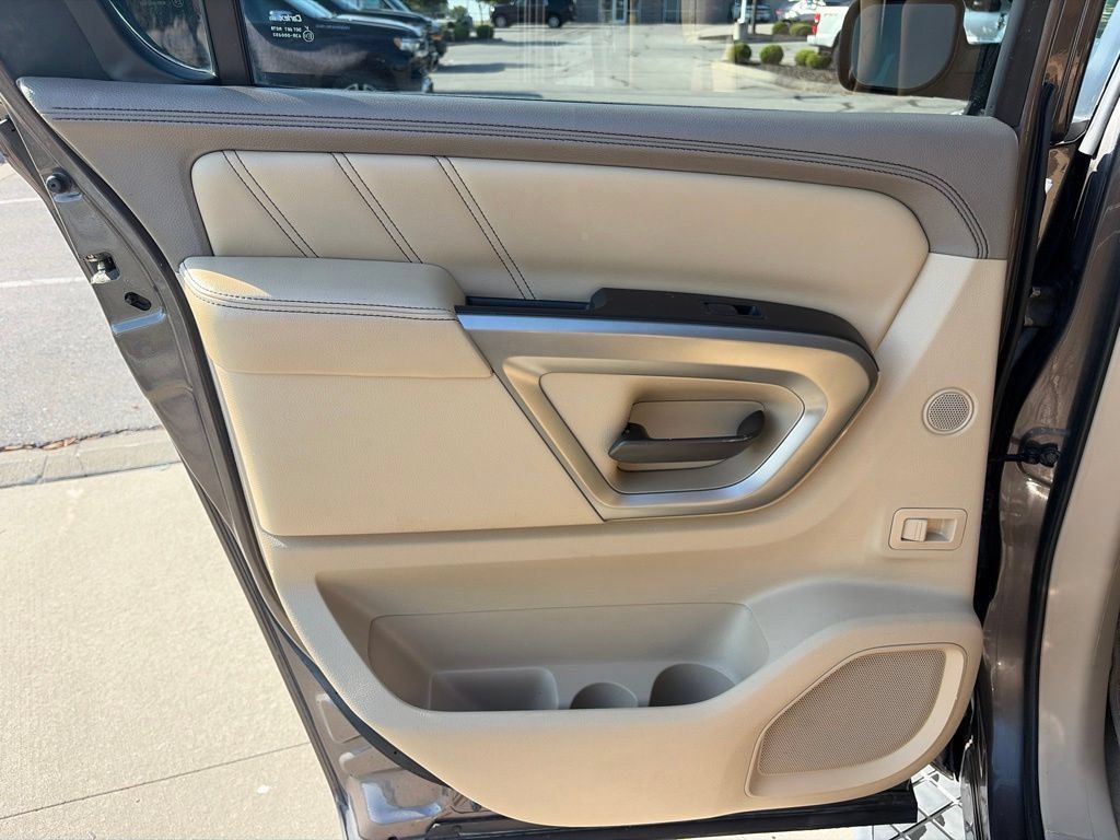 Used 2015 Nissan Armada Platinum AWD/4WD image 41