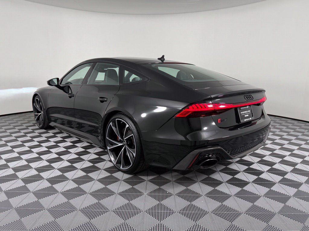 Used 2022 Audi RS 7 Sportback AWD/4WD image 3