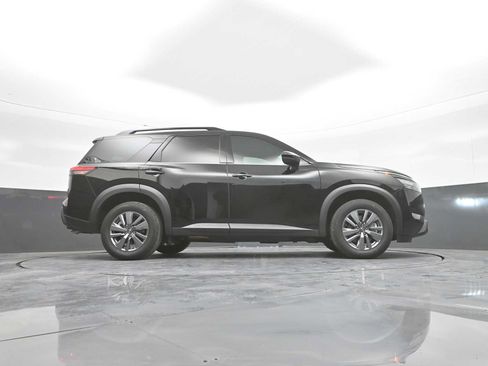 Used 2025 Nissan Pathfinder SV AWD/4WD image 42