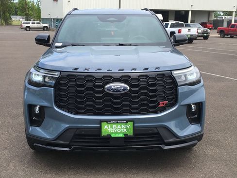 Used 2025 Ford Explorer ST AWD/4WD image 11