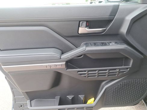 Certified 2025 Toyota Tacoma TRD Off-Road image 13