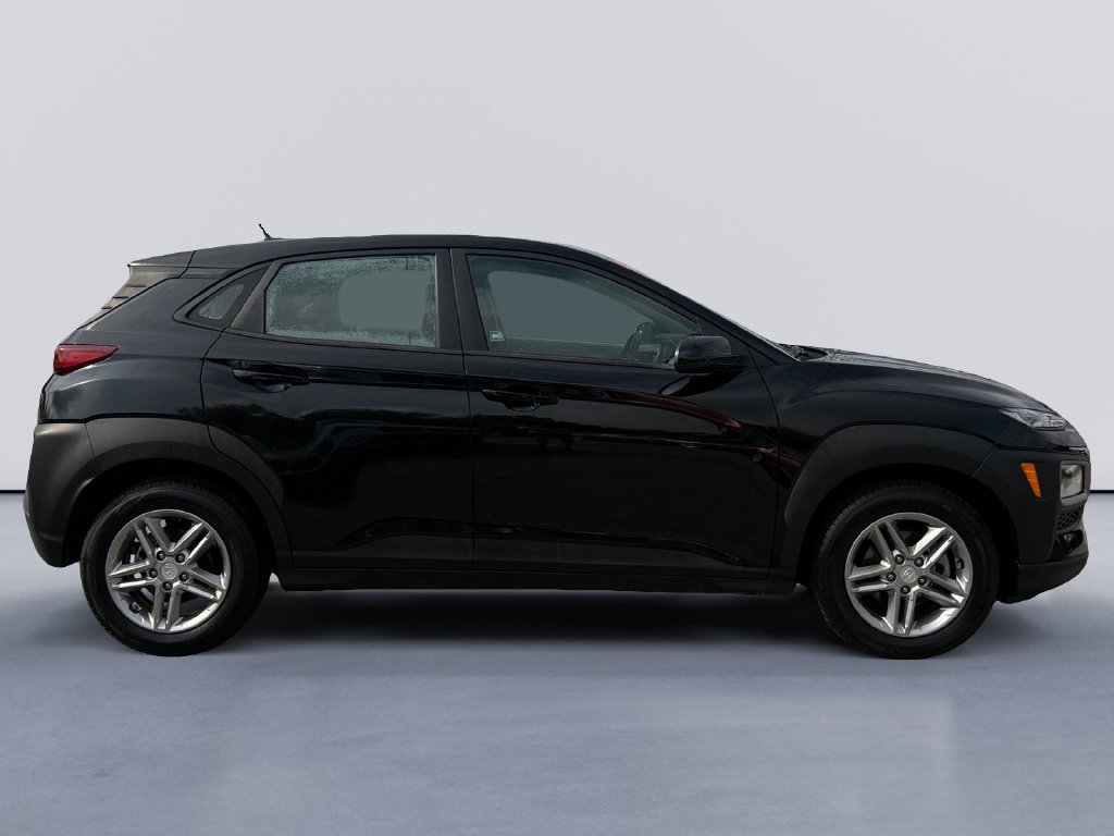 Used 2021 Hyundai Kona SE FWD image 2