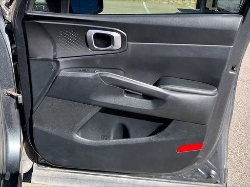 Used 2021 Kia Sorento S image 22