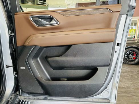 Used 2024 Chevrolet Suburban High Country AWD/4WD image 36