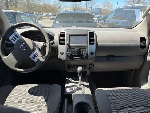 Used 2020 Nissan Frontier SV image 27