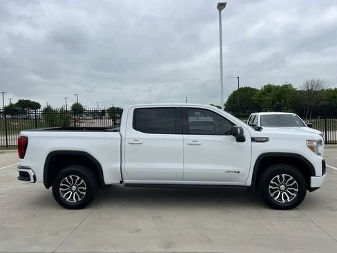 Used 2022 GMC Sierra 1500 AT4 w/ AT4 Premium Package AWD/4WD image 3