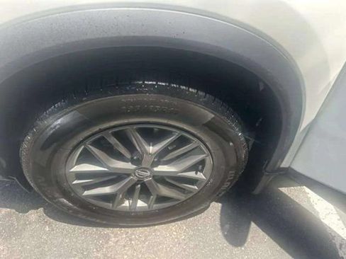 Used 2021 Nissan Rogue S FWD image 19