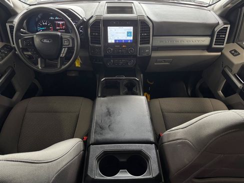 Used 2021 Ford F350 XLT w/ XLT Premium Package AWD/4WD image 4