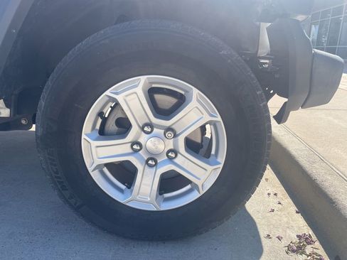 Used 2019 Jeep Wrangler Sport AWD/4WD image 2