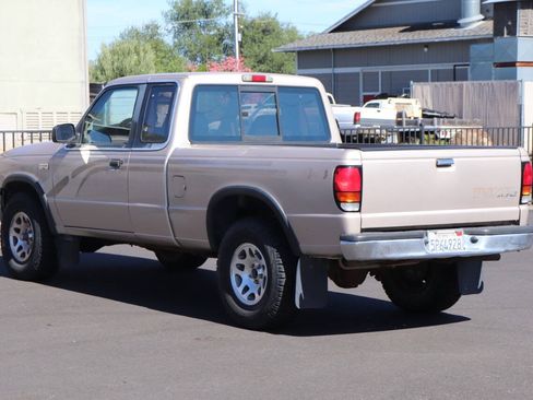 Used 1997 MAZDA B-Series Pickup 4x4 Cab Plus B4000 image 6