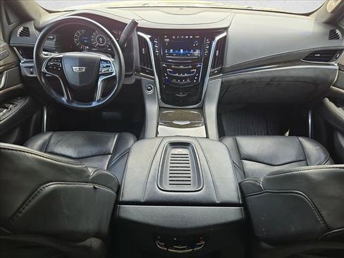 Used 2018 Cadillac Escalade ESV Platinum RWD image 19