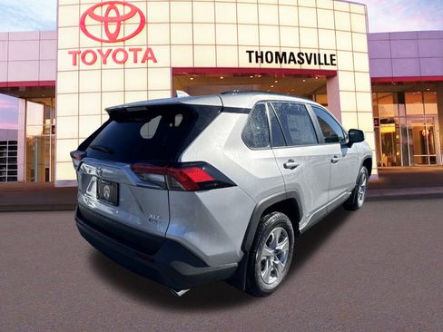 New 2025 Toyota RAV4 XLE w/ Convenience Package AWD/4WD image 5