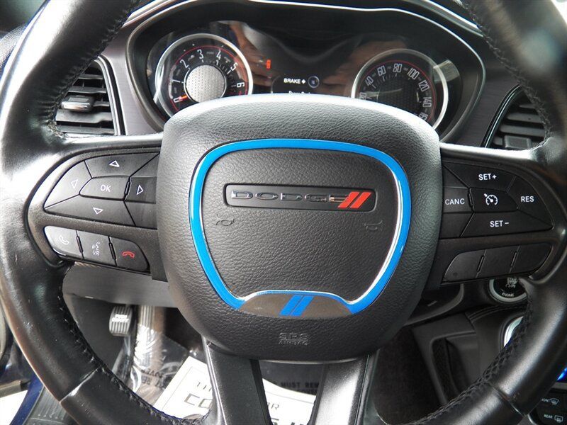 Used 2016 Dodge Challenger SXT RWD image 16