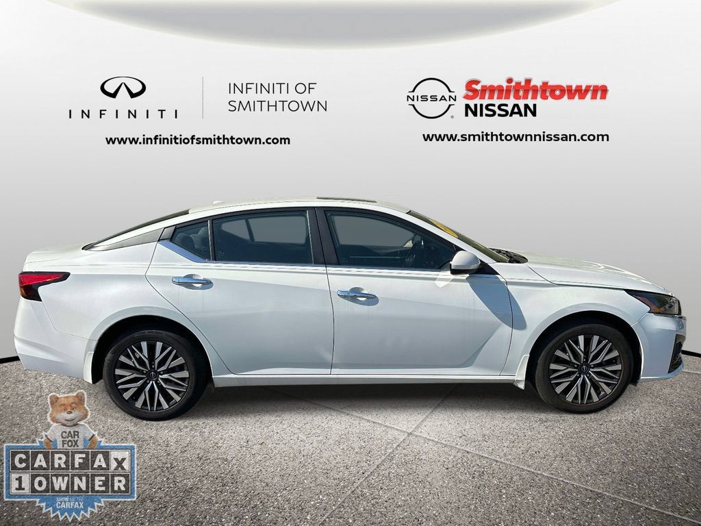 Used 2023 Nissan Altima 2.5 SV w/ SV Premium Package AWD/4WD image 7