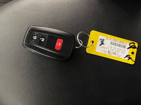 Certified 2024 Toyota RAV4 XLE AWD/4WD image 24