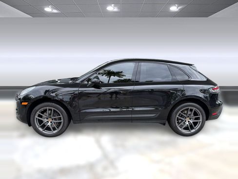 Used 2023 Porsche Macan AWD/4WD image 2