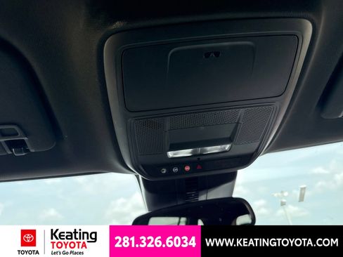 Used 2025 Buick Enclave Preferred AWD/4WD image 23