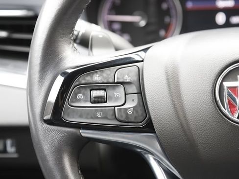 Used 2022 Buick Enclave Essence FWD image 21