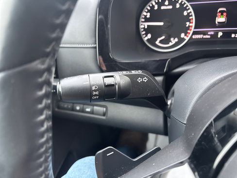 Used 2022 Nissan Pathfinder SL w/ SL Premium Package image 15