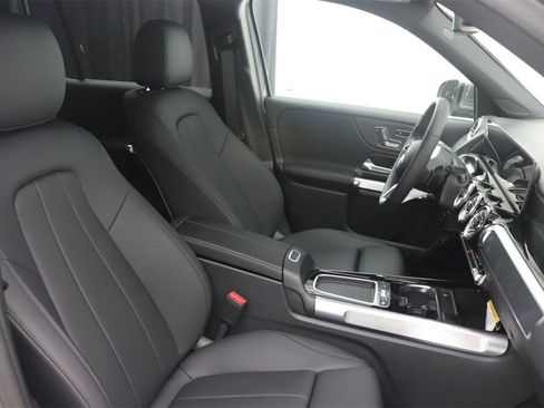 New 2026 Mercedes-Benz GLB 250 image 9