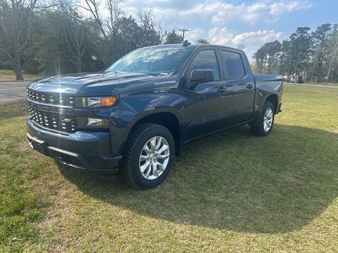 Used 2021 Chevrolet Silverado 1500 Custom image 2