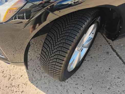 Used 2022 Volvo XC60 B5 Momentum image 25