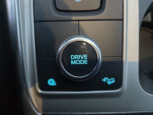 Used 2022 Ford Explorer XLT w/ Equipment Group 202A image 25