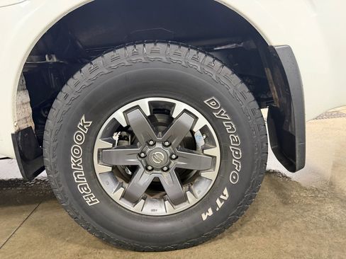 Used 2019 Nissan Frontier PRO-4X image 37