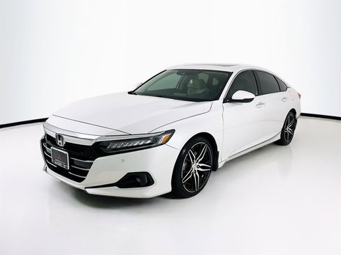 Used 2021 Honda Accord Touring image 3
