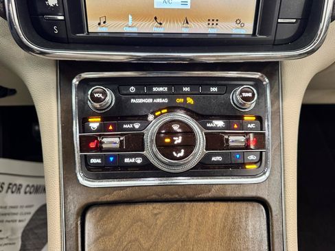 Used 2018 Lincoln Continental Select FWD image 23