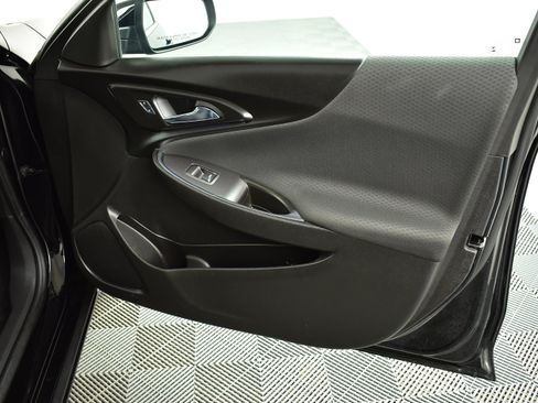 Used 2016 Chevrolet Malibu LT image 16