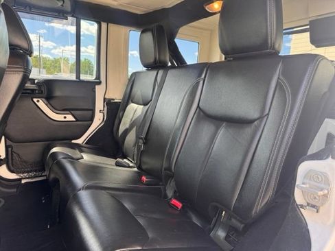 Used 2014 Jeep Wrangler Unlimited Sahara AWD/4WD image 18