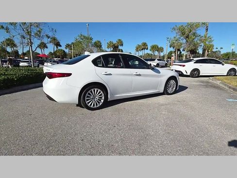 Used 2022 Alfa Romeo Giulia Sprint image 41