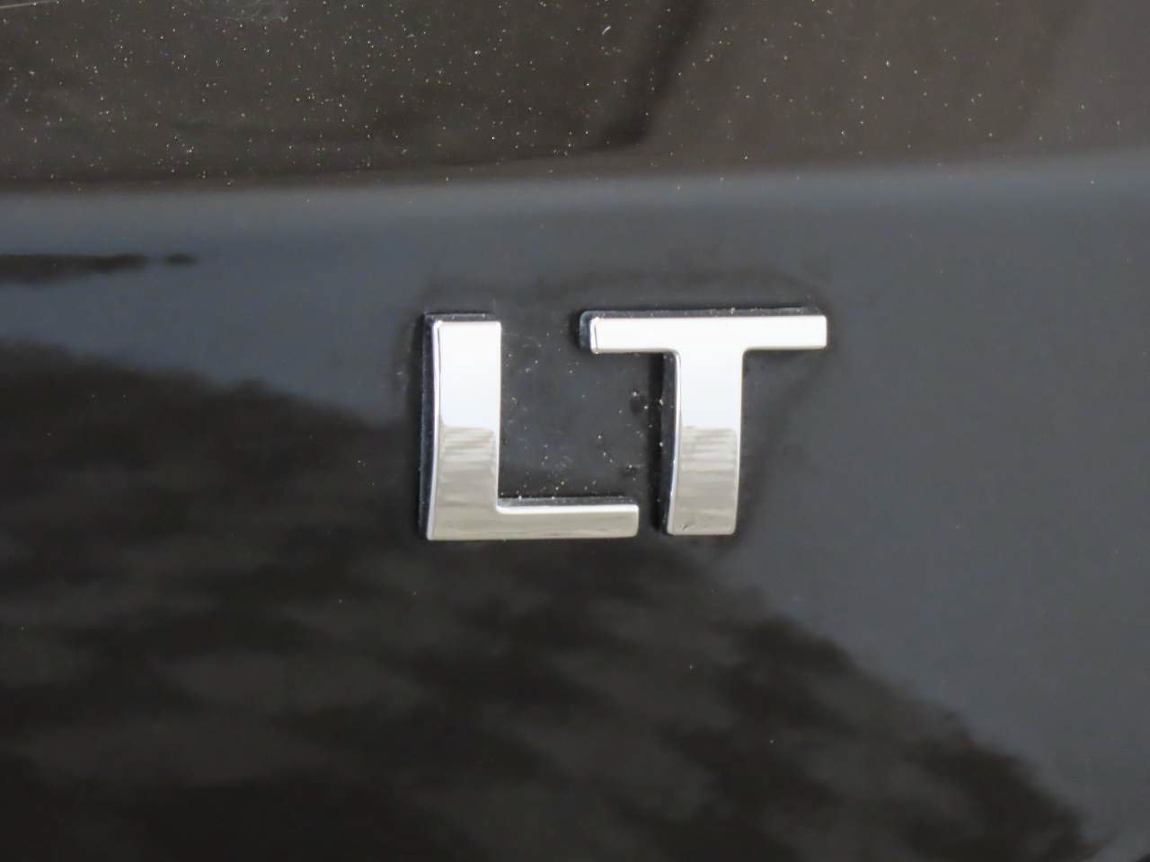 Used 2025 Chevrolet Trax LT FWD image 6