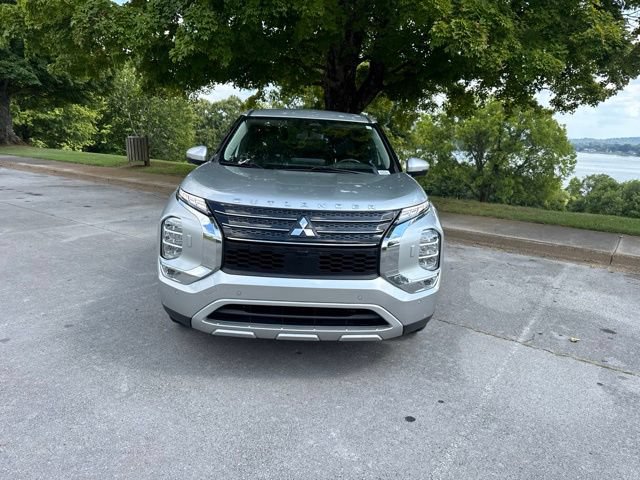 Used 2023 Mitsubishi Outlander SE AWD/4WD image 2