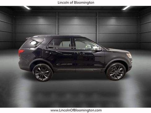 Used 2017 Ford Explorer XLT w/ Equipment Group 202A image 8