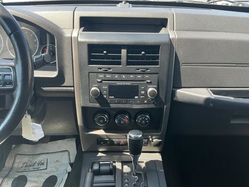 Used 2012 Jeep Liberty Sport AWD/4WD image 20