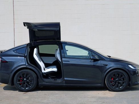 Used 2025 Tesla Model X Plaid AWD/4WD image 57