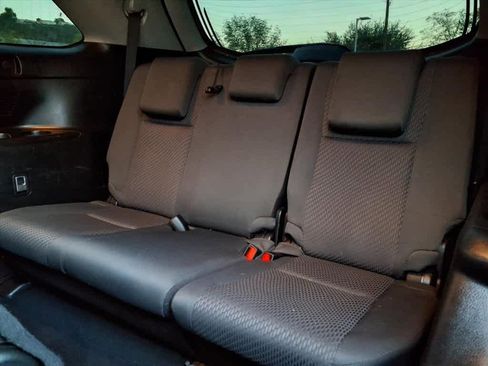 Used 2019 Toyota Highlander LE image 10