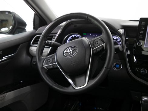 Used 2022 Toyota Camry XLE FWD image 14